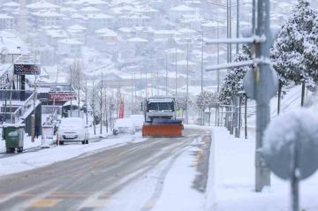 Sakarya’da kar sebebi ile kapanan 43 grup yolu ulaşıma açıldı
