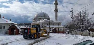 Bilecik’te ekipler tuzlama çalışması yaptı
