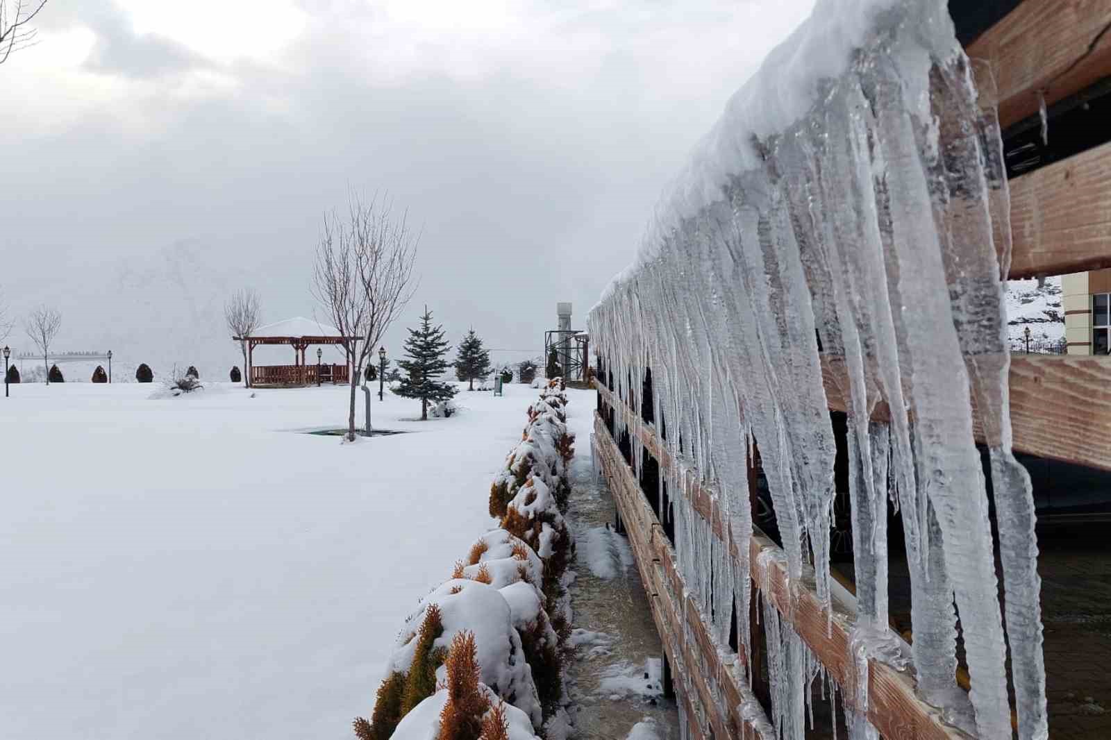 Gümüşhane’de hava buz kesti
