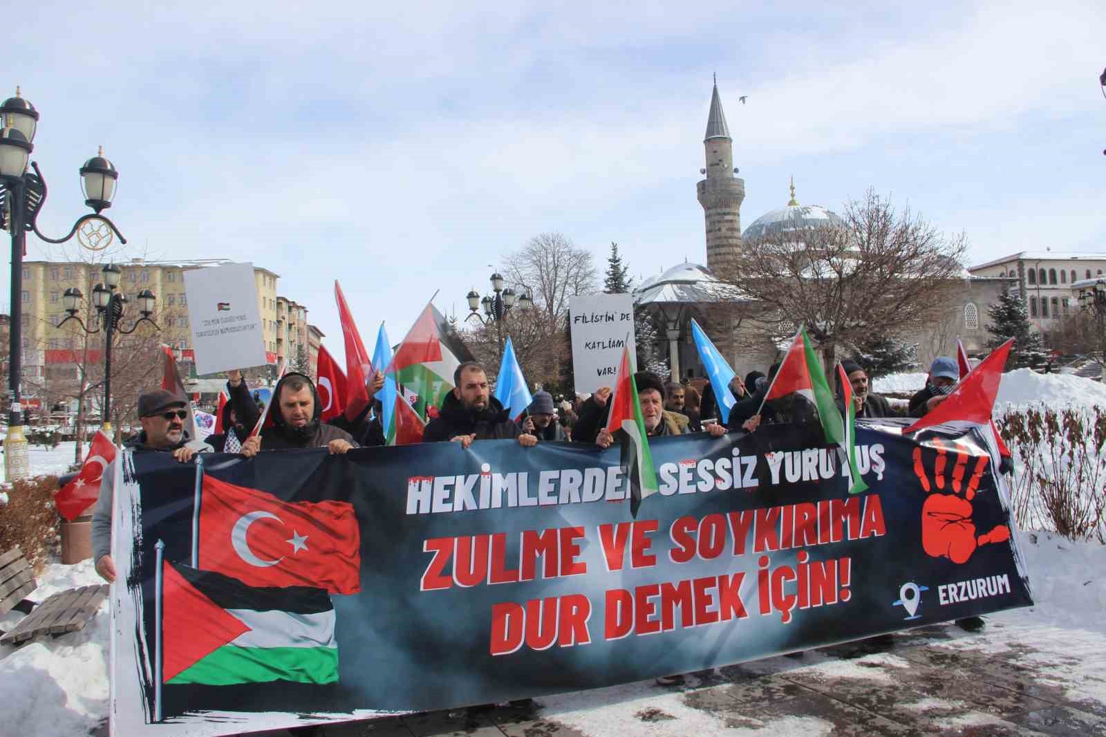 Erzurum’da sağlıkçıların sessiz yürüyüşü 67 haftadır sürüyor
