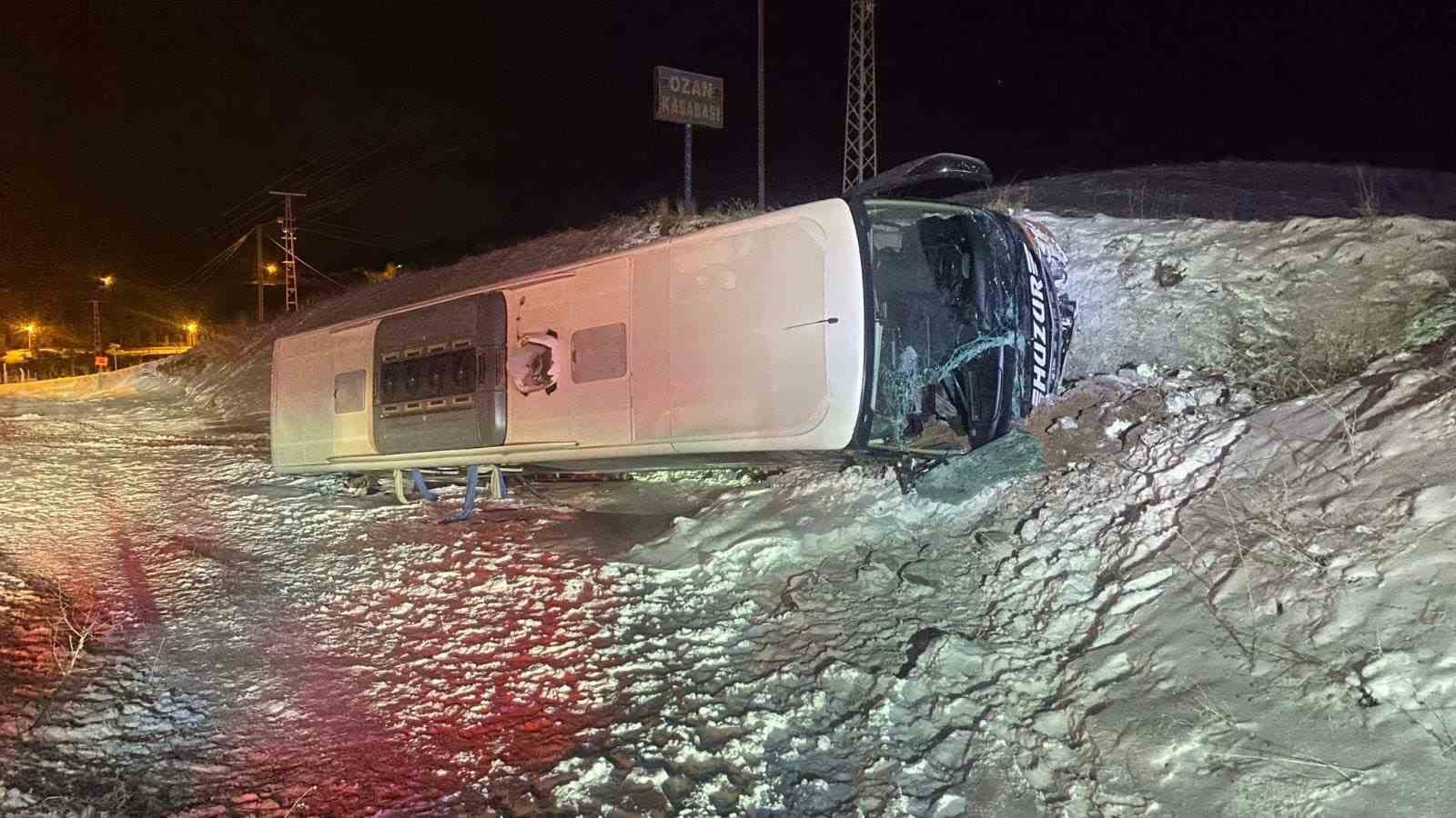 Yozgat’ta yolcu otobüsü devrildi: 5 yaralı