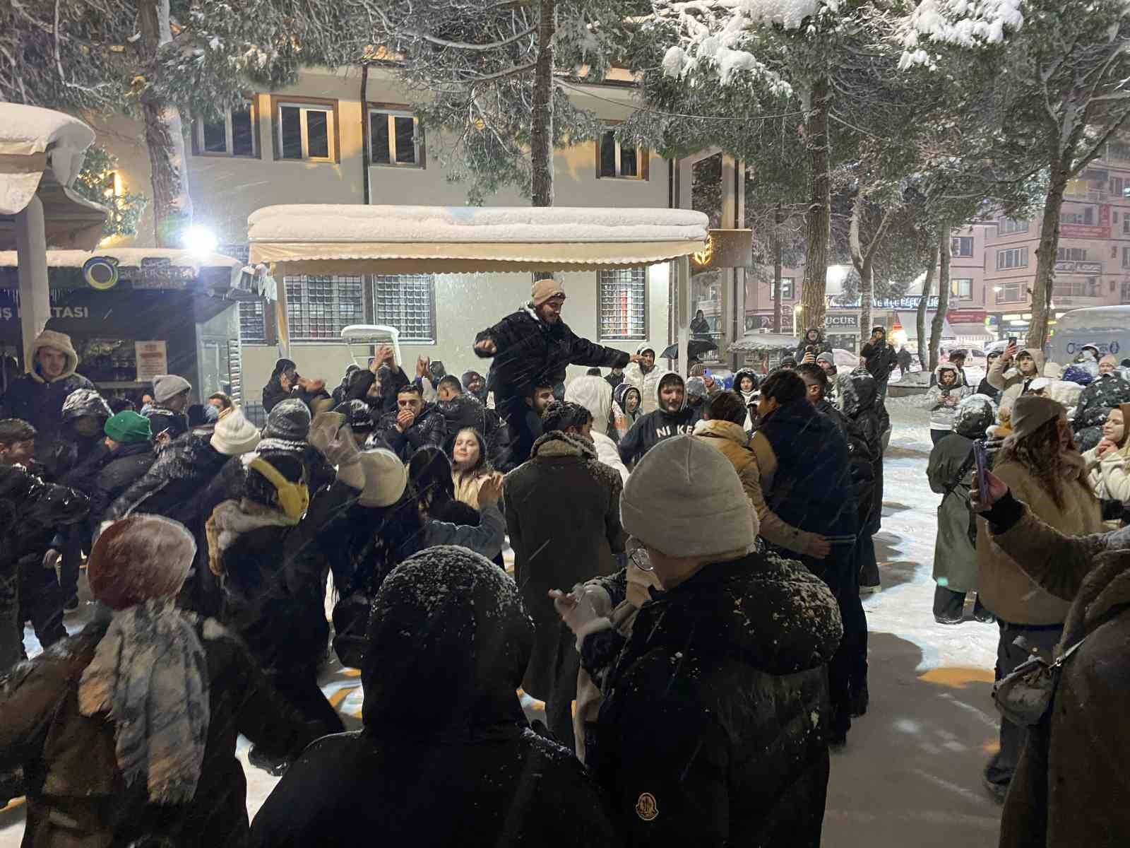 Ünye’de kar festivali renkli görüntülere sahne oldu
