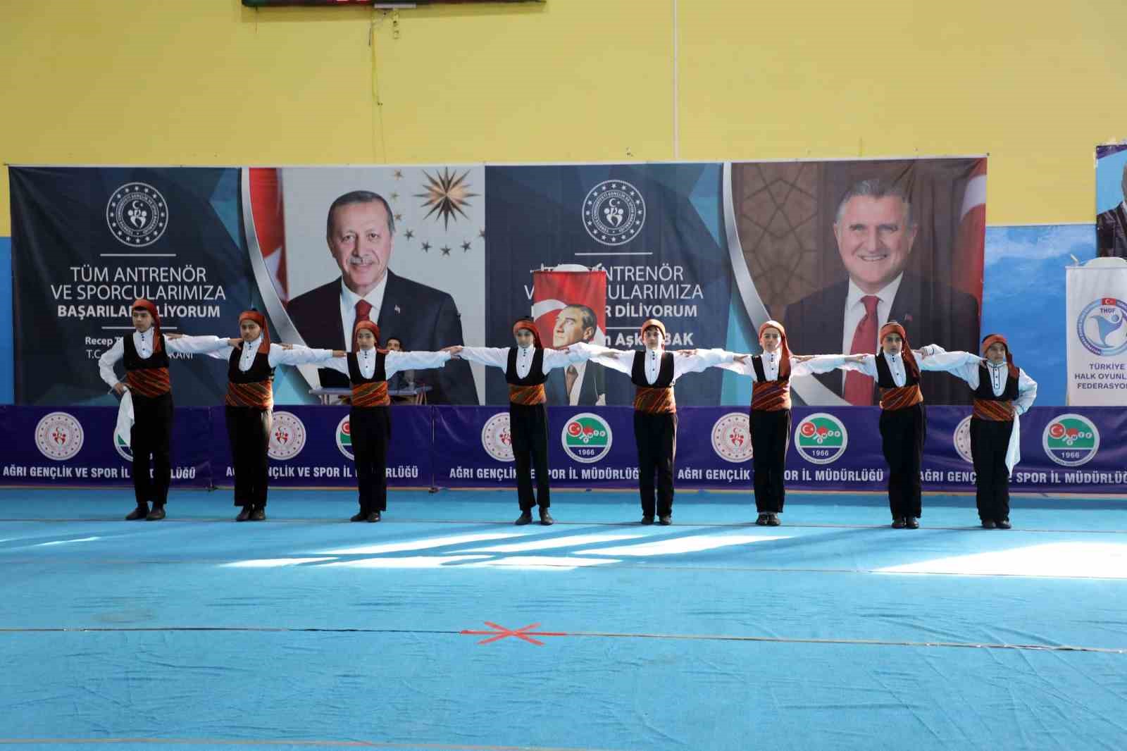 Ağrı’da Halk Oyunları İl Birinciliği yarışmaları düzenlendi
