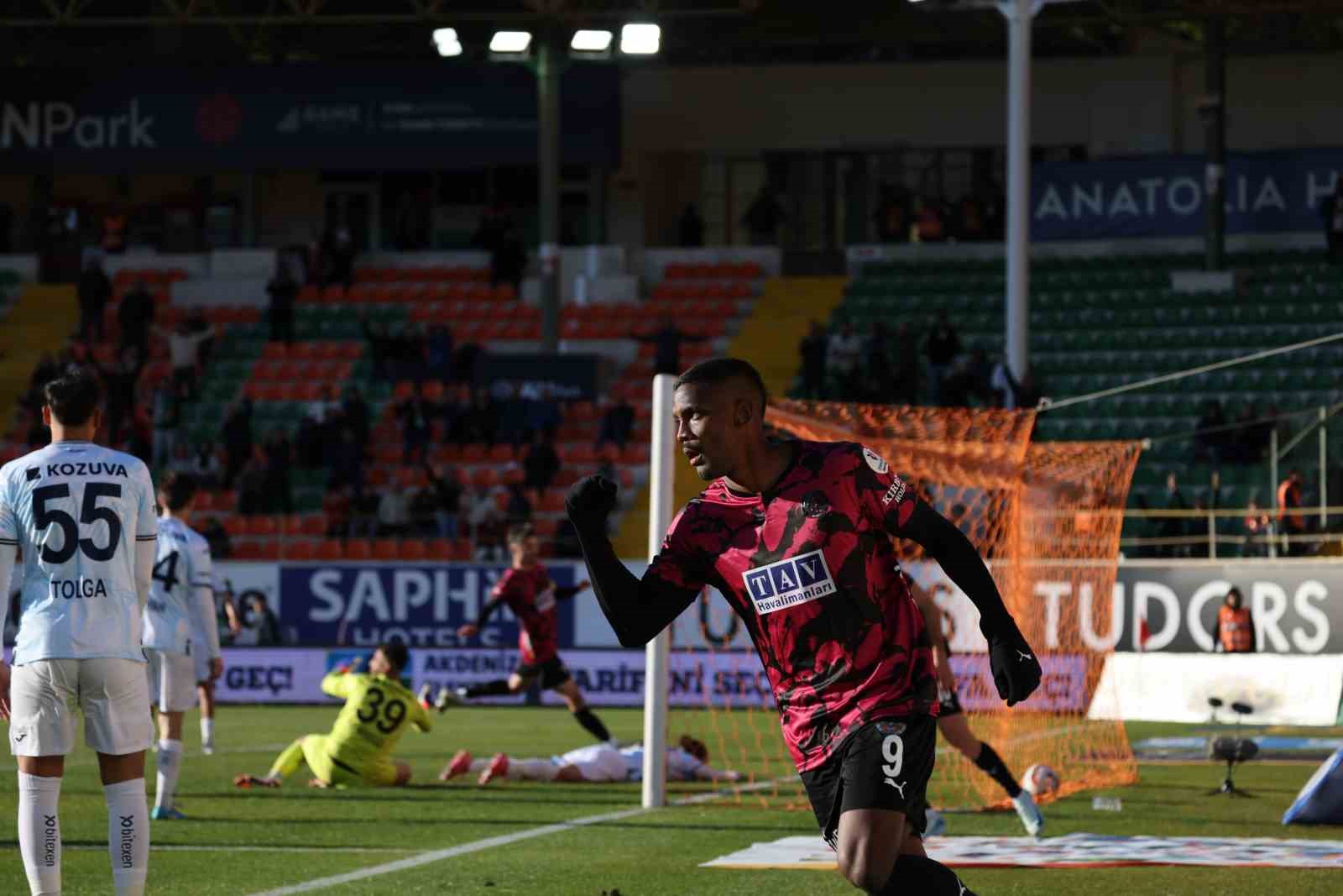 Trendyol Süper Lig: Alanyaspor: 3 - Adana Demirspor: 2 (Maç sonucu)
