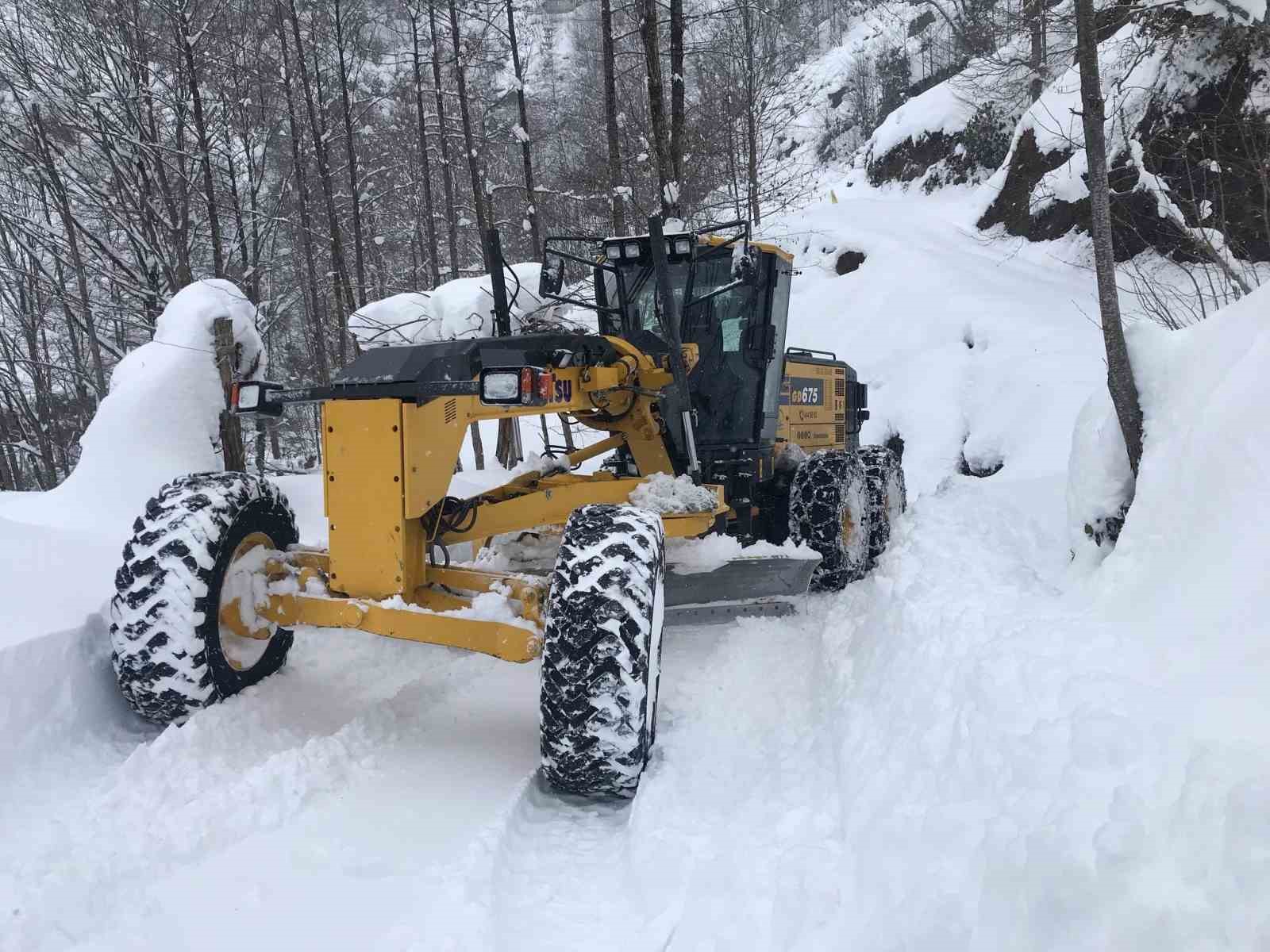 162 köy yolunun kapalı olduğu Rize’de eğitime 1 gün ara verildi
