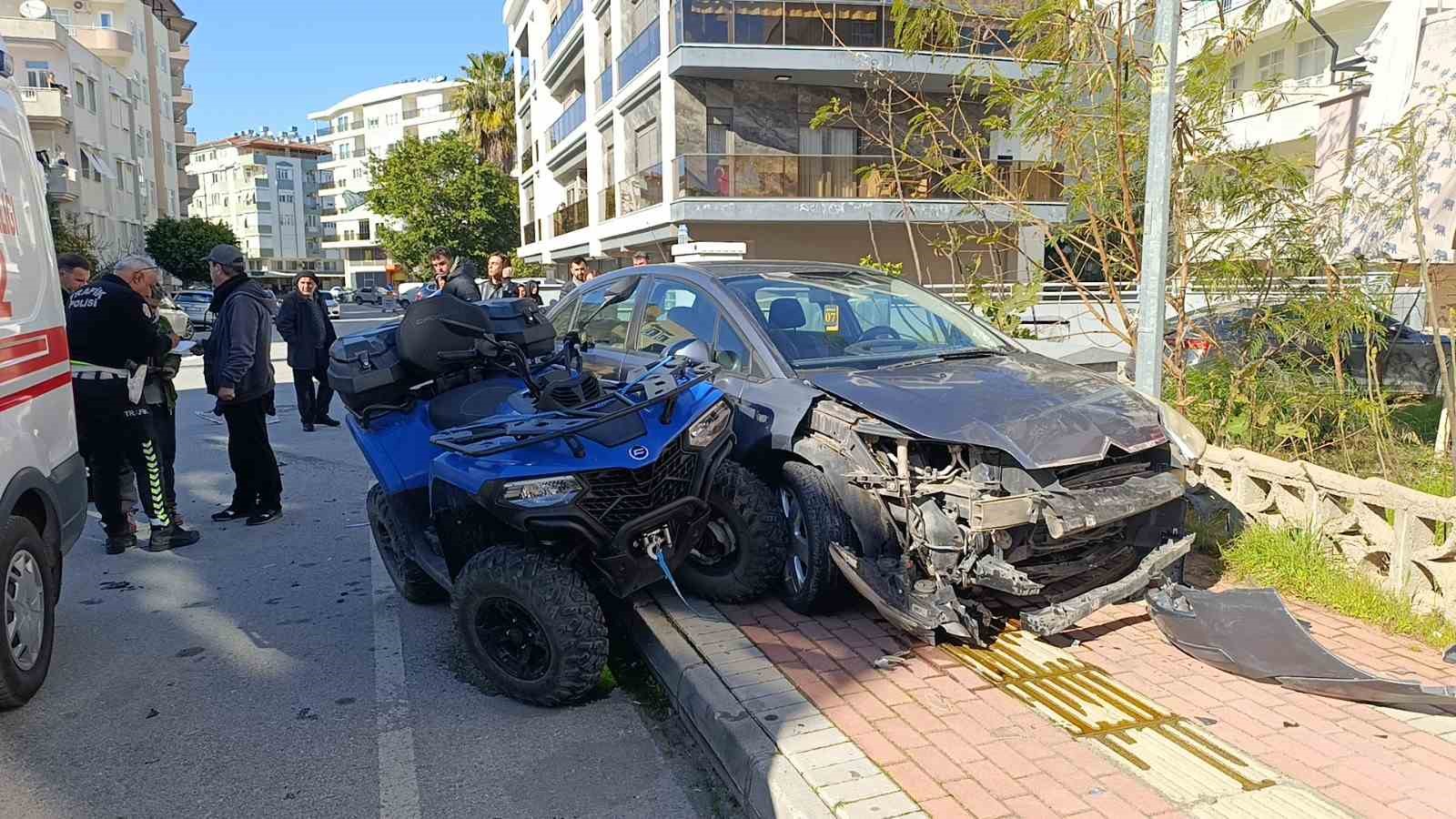 16 yaşındaki sürücünün kullandığı ATV otomobille çarpıştı: 2 yaralı
