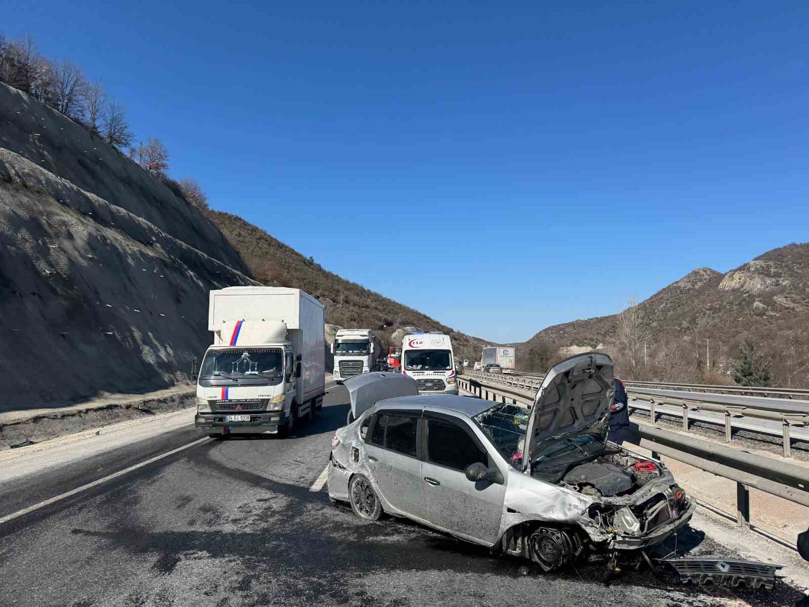 Trafik kazası, 3 yaralı