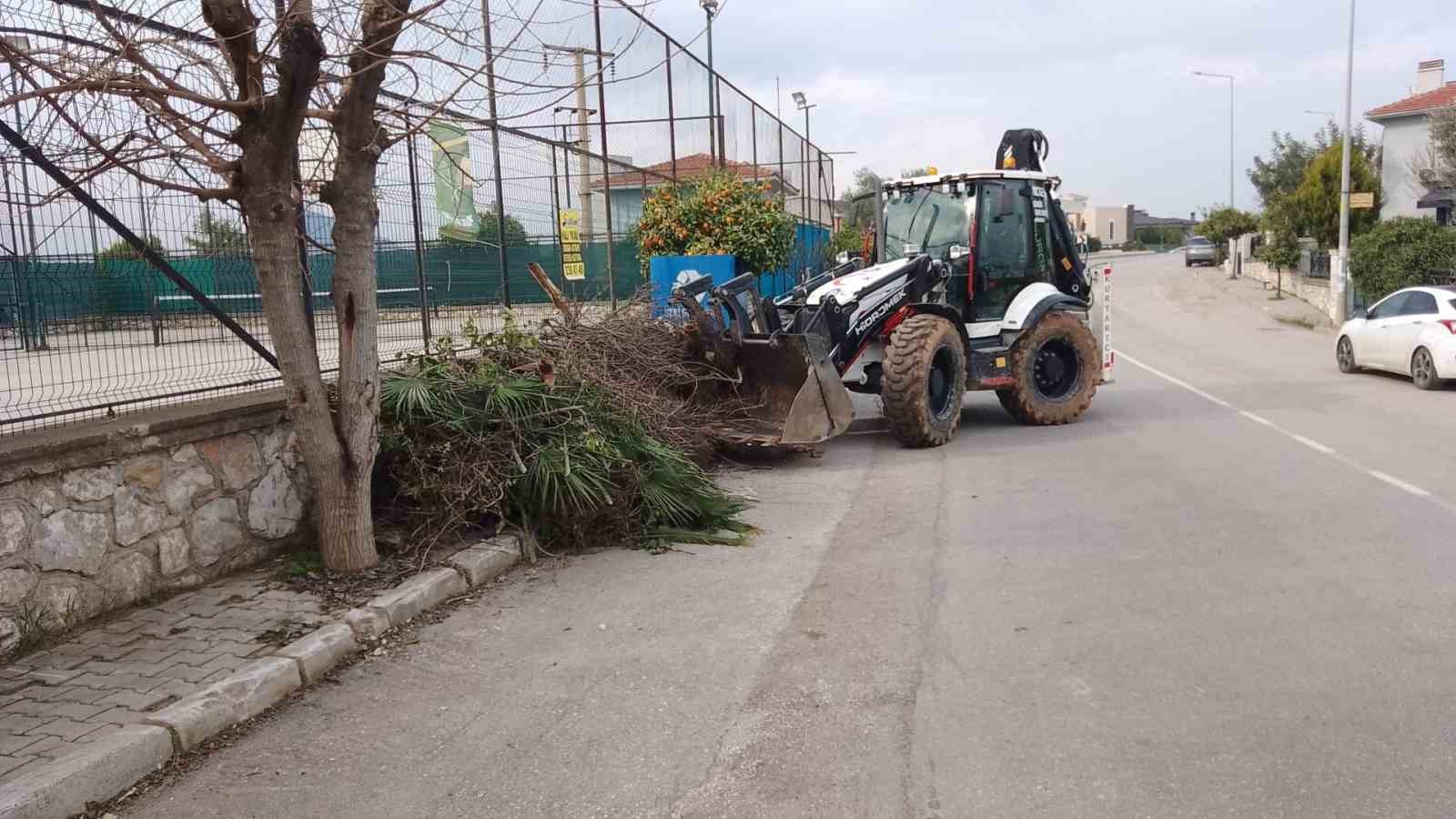 Güzelbahçe’de ‘Moloz ve bitkisel atık toplama günleri’ başladı
