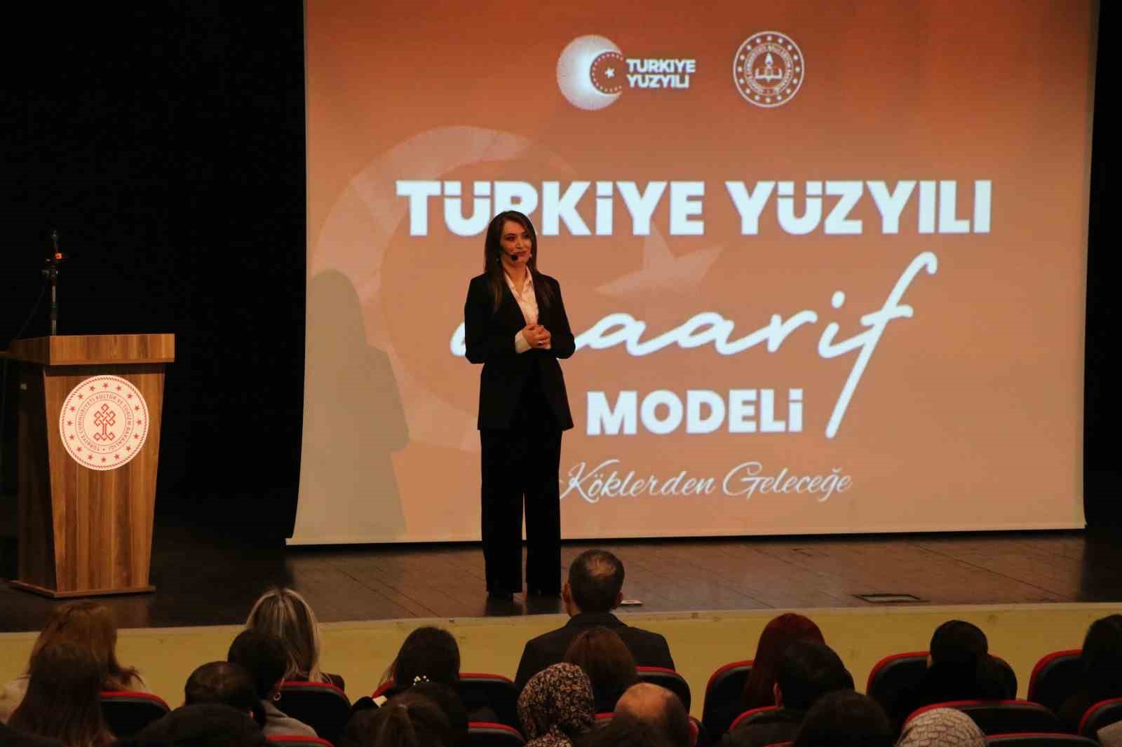 Tekirdağ’da "Türkiye Yüzyılı Maarif Modeli Ebeveyn Okulu"na yoğun ilgi
