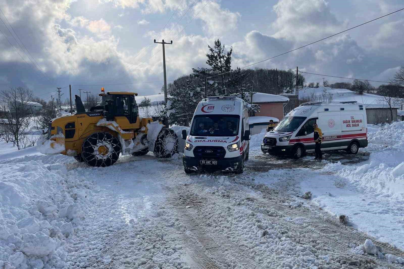 Samsun’da 98 hasta kar engelini Büyükşehir ile aştı
