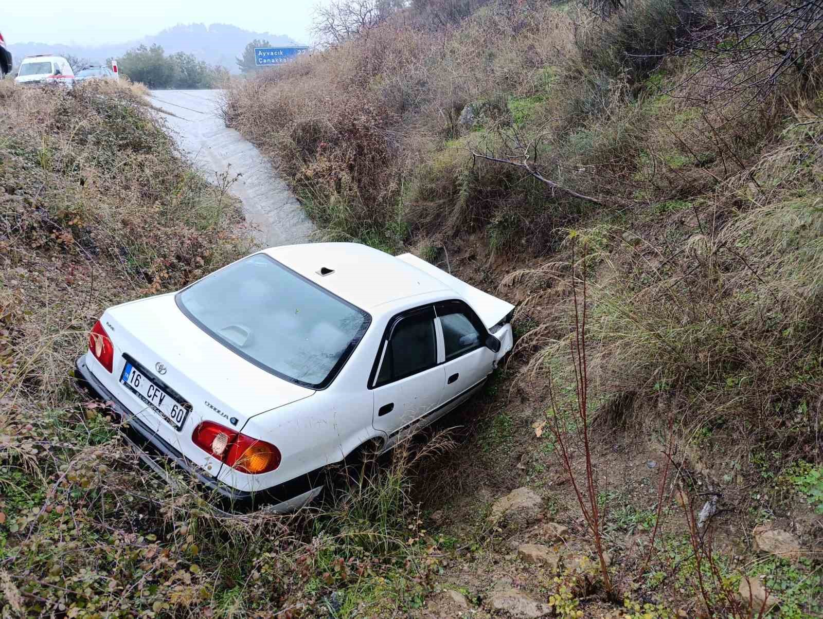 Şarampole uçan otomobil sürücüsü yaralandı
