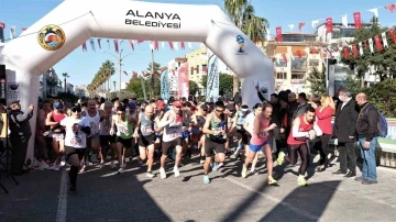 23. Alanya Atatürk Halk Koşusu ve yarı maratonu yapılacak
