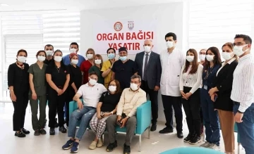 28 yıl önce sevgisini, şimdi de böbreğini verdi
