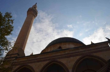 345 yıllık geçmişe sahip Osmanlı eseri: &quot;Acemli Camii&quot; 100 yıldır hafız yetiştiriyor
