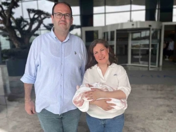 540 gramlık Eliz bebek 90 gün sonra ilk kez güneşi gördü
