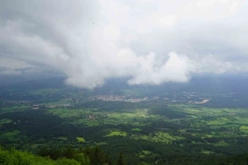 58 kilometrelik rota üzerinde birbirine bağlantılı 33 yayla ziyaretçilerine eşsiz bir doğa turu sunuyor
