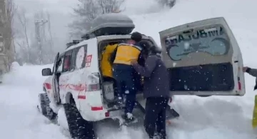 8 kilometreyi 2 saatte aşarak hastaya ulaştılar