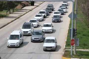 9 günlük tatilde Afyonkarahisar’dan 4 milyonun üzerinde araç geçişi oldu
