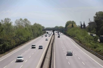 9 günlük tatilin son gününde otobanda akıcı yoğunluk yaşanıyor
