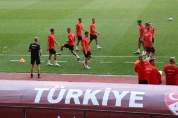 A Milli Futbol Takımı, Japonya maçı hazırlıklarına başladı
