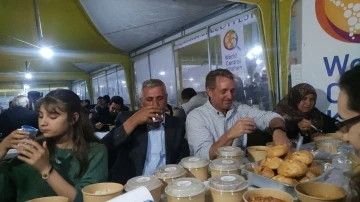 ABD Büyükelçisi Flake, İslahiye’de depremzedelerle iftar yaptı
