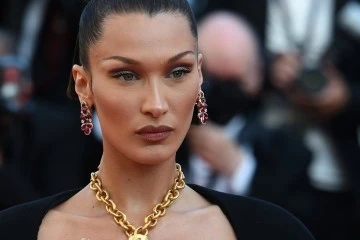 ABD'li model Bella Hadid'den depremzedelere yardım