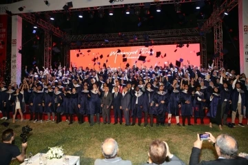 Abdullah Gül Üniversitesi’nde Mezuniyet Sevinci
