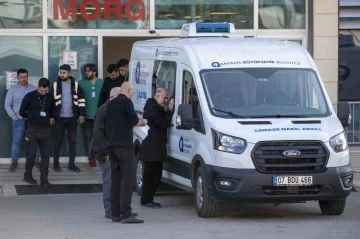 Acılı baba günlerdir aradığı kızının cenazesini gözyaşları arasında teslim aldı
