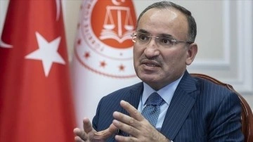 Adalet Bakanı Bozdağ: Kutsal kitabımıza alçakça eyleme izin veren İsveç hükümetini kınıyorum