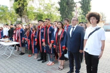 Adana Borsa Lisesi 50’inci yılında 83 mezun verdi
