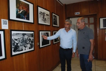 Adana’da “Aşık Veysel Fotoğraf Sergisi” açıldı
