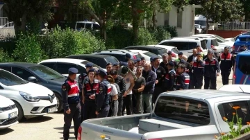 Adana’da jandarmadan &quot;joker&quot; operasyonu: 16 gözaltı
