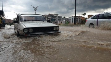 Adana ve Osmaniye'de sağanak etkili oldu