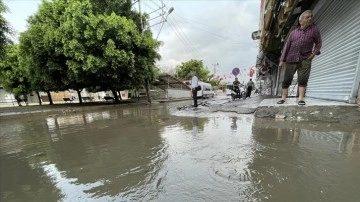 Adana'da sağanak ve dolu etkili oldu