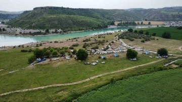 Adanalı muhtar mahalleli kaynaşsın istedi, ilk vaadini gerçekleştirdi
