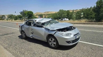 Adıyaman’da biçerdöver ile otomobil çarpıştı: 1’i ağır, 3 yaralı
