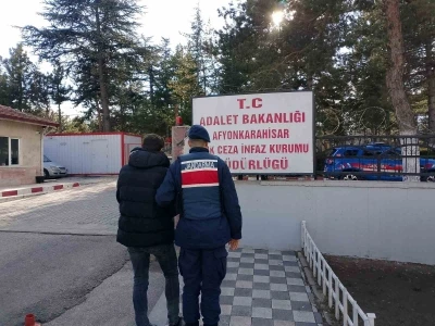 Afyonkarahisar’da aranan şahıs yakalandı
