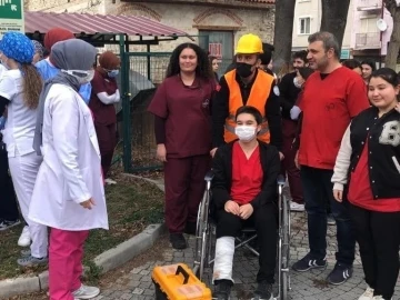 Ağız Diş Sağlığı Uygulama ve Araştırma Merkezi’nde deprem, yangın ve bina tahliye tatbikatı
