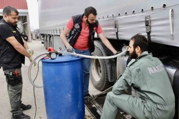 Ağrı’da tırın yakıt deposunda 537 kilo 250 gram metamfetamin ele geçirildi
