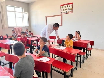 Ağrı’da yaz kurslarına katılan öğrenciler hem eğlendi hem öğrendi