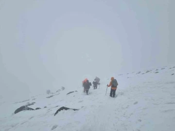 Ağrı Dağı turistleri ağırlamaya devam ediyor
