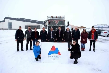 AİÇÜ’de deprem bölgesine ulaştırılmak için toplanan yardım kolileri yola çıktı
