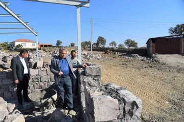 Aigai Müze ve Turist Karşılama Merkezi’nde çalışmalar sürüyor
