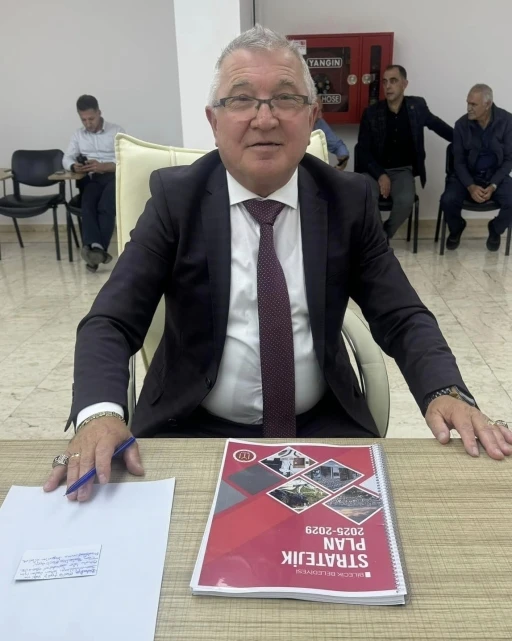 AK Parti’de yeni meclis üyesi Sünetci, ilk meclise katıldı
