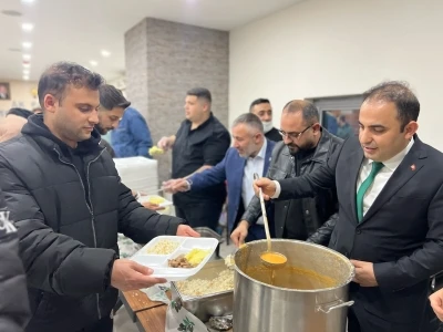 AK Parti MKYK Üyesi Harun Çelik, Bilecik’te partililerle iftar yaptı
