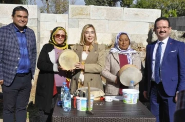  Delbek çalgısı yaşatılıyor&quot;