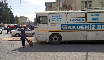 Akdeniz’de pazar yerlerine mobil tuvalet kuruluyor
