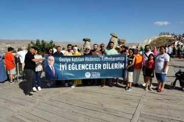 Akdeniz’de resmi nikah kıyan çiftlere yıldönümü hediyesi ’Kapadokya’ gezisi
