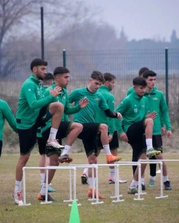 Akhisarspor 2. devre hazırlıklarını sürdürüyor
