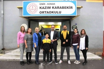 Akran zorbalığına karşı öğrencileriyle kamera karşısına geçtiler
